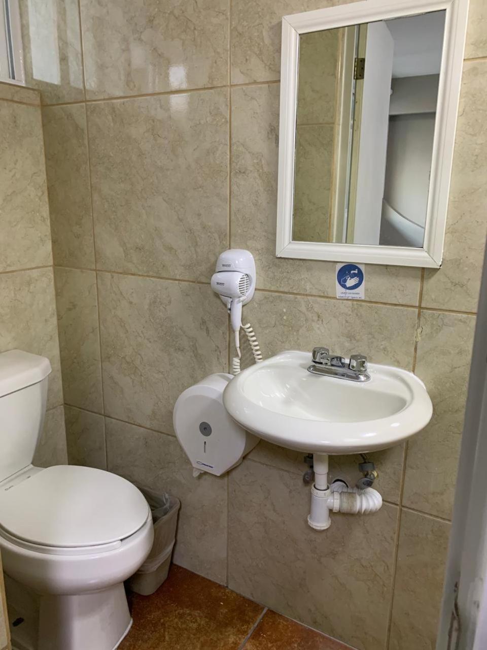 Hotel Tecnologico Queretaro Ngoại thất bức ảnh